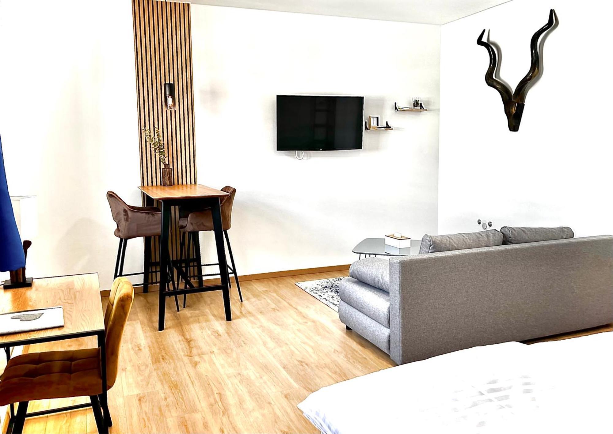 Hotel Zum Goldenen Hirschen フライシュタット エクステリア 写真