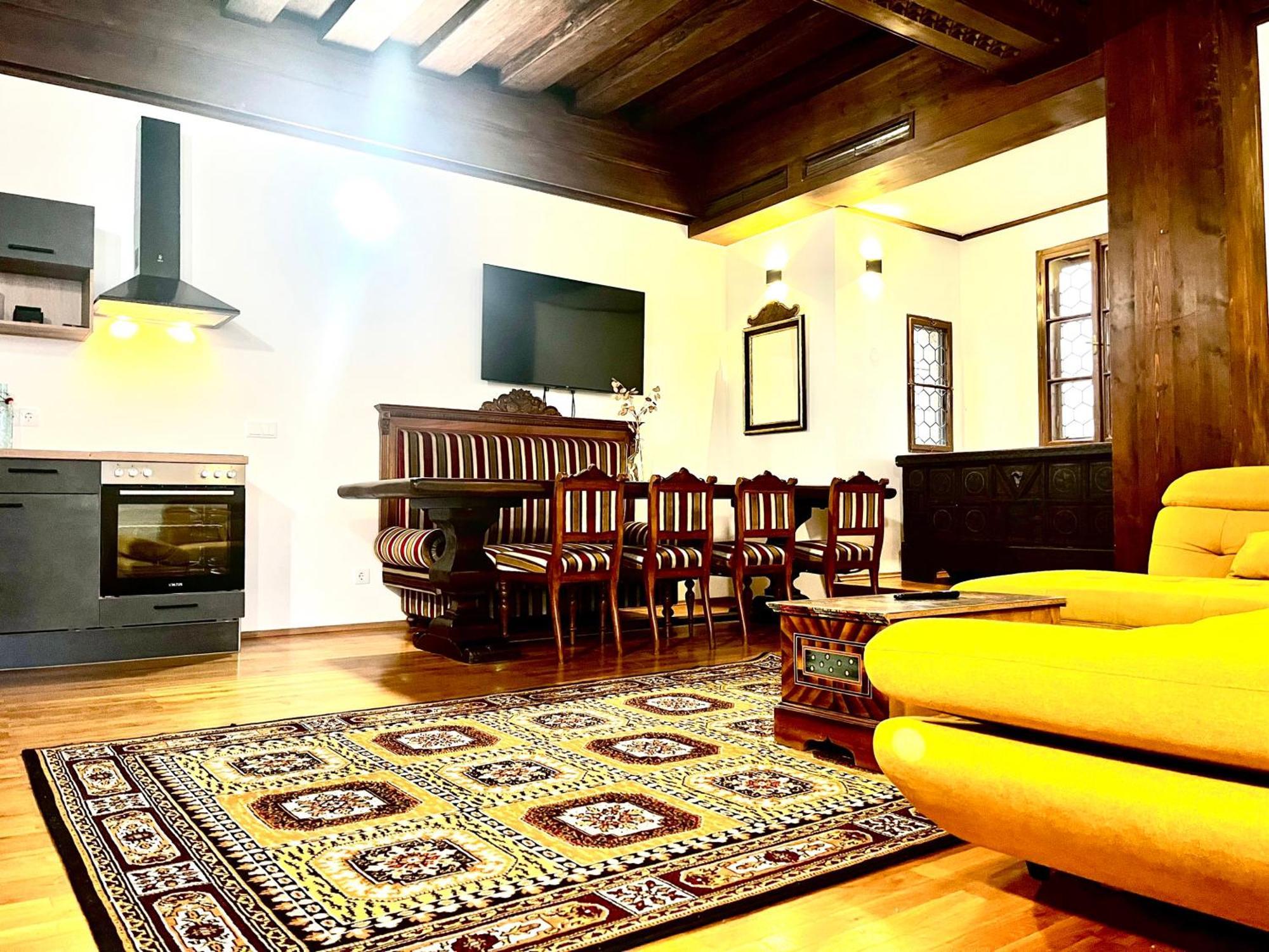 Hotel Zum Goldenen Hirschen フライシュタット エクステリア 写真