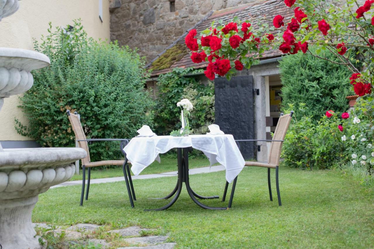 Hotel Zum Goldenen Hirschen フライシュタット エクステリア 写真