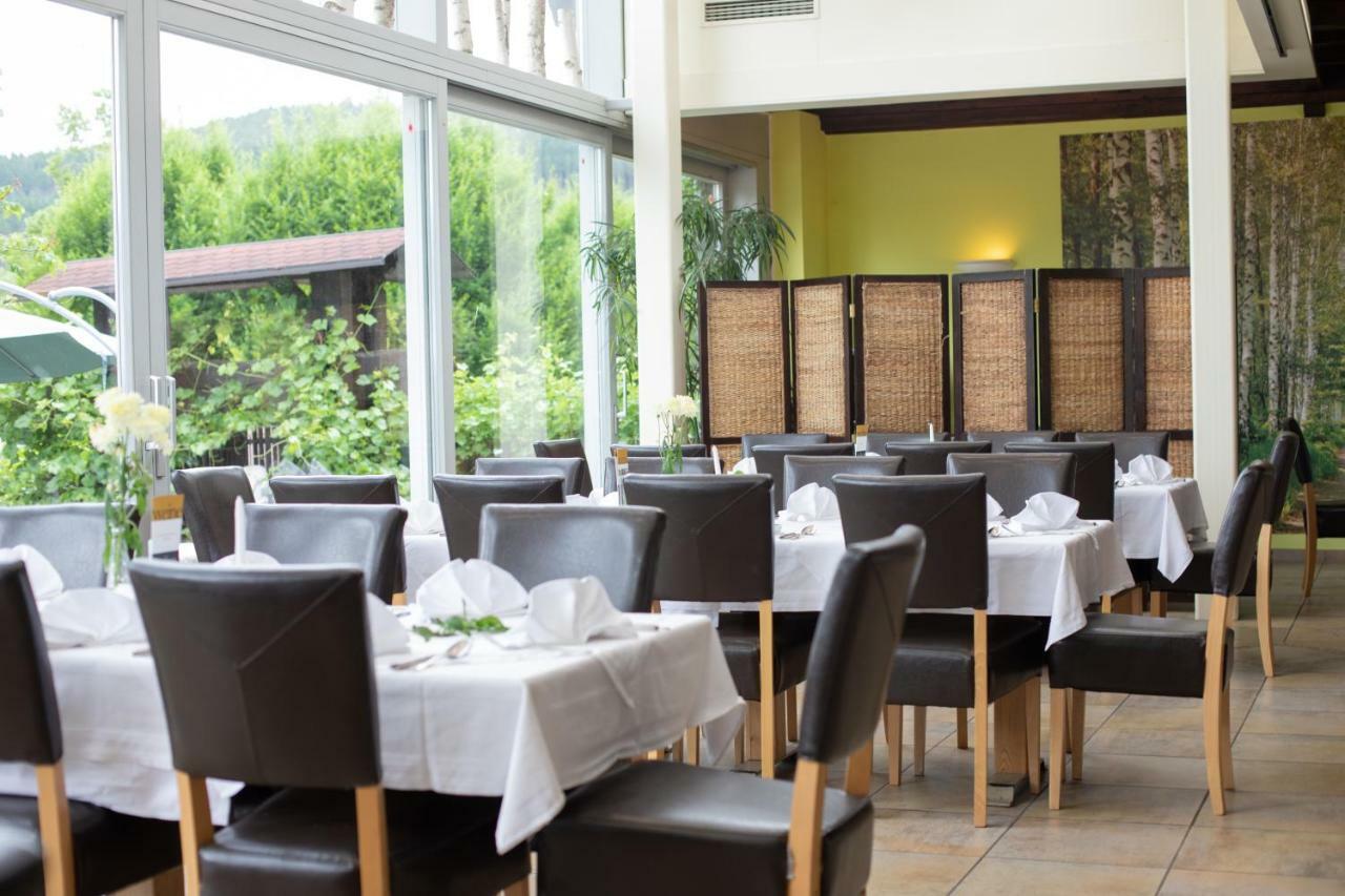 Hotel Zum Goldenen Hirschen フライシュタット エクステリア 写真