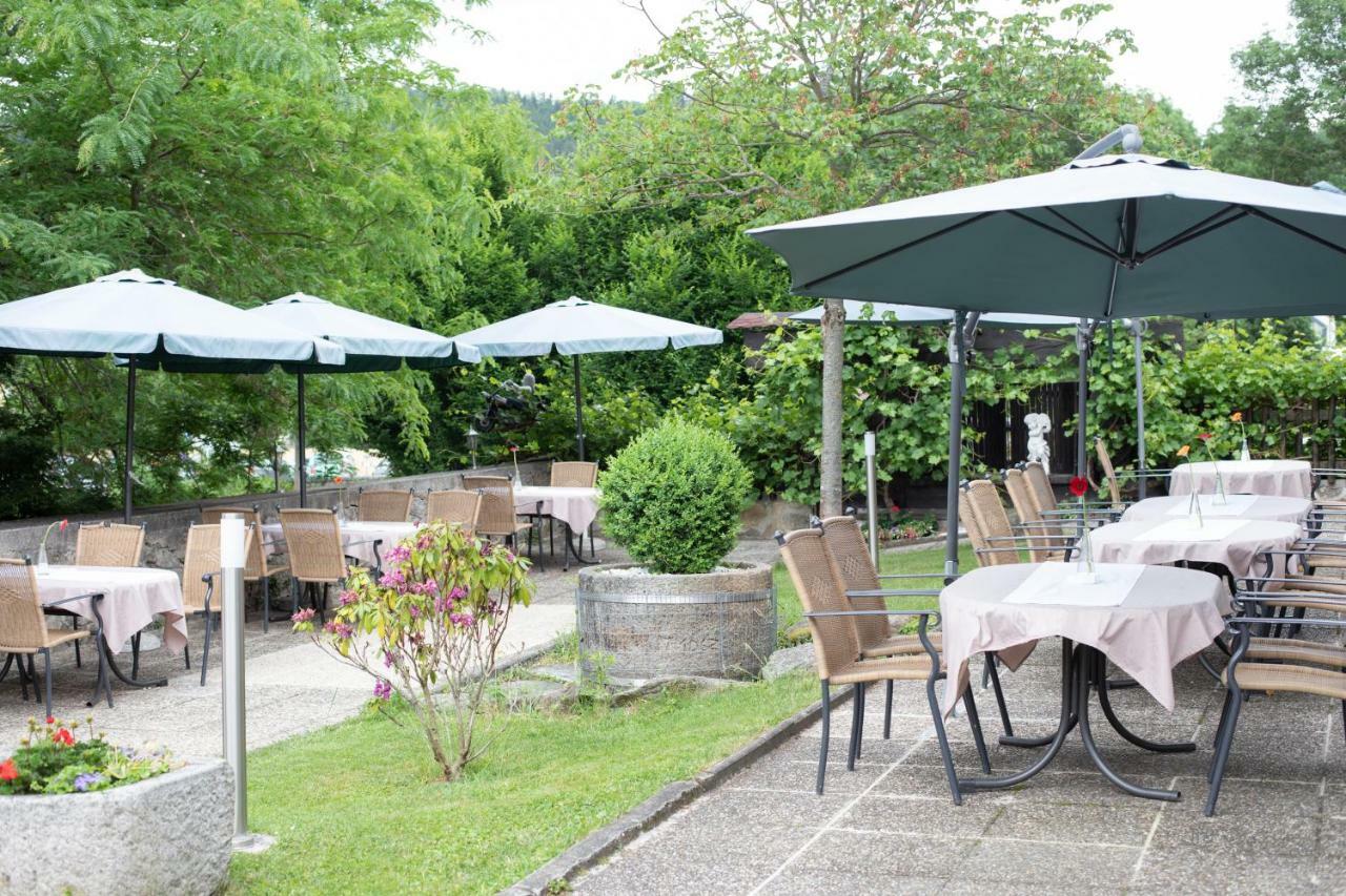 Hotel Zum Goldenen Hirschen フライシュタット エクステリア 写真