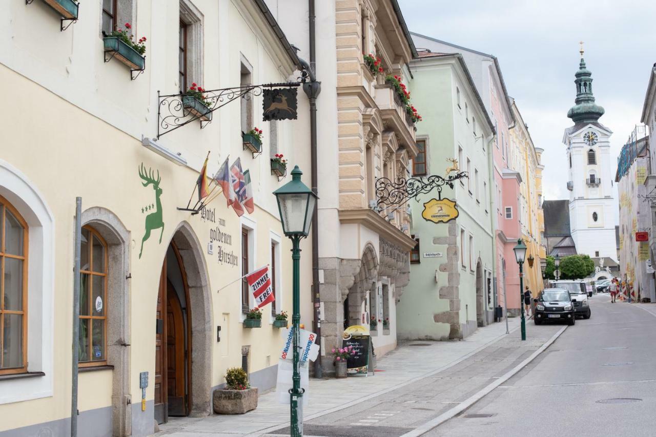 Hotel Zum Goldenen Hirschen フライシュタット エクステリア 写真
