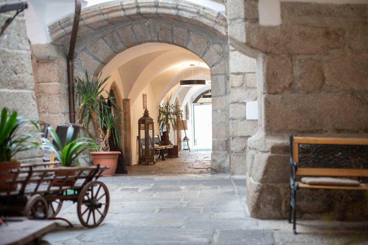 Hotel Zum Goldenen Hirschen フライシュタット エクステリア 写真