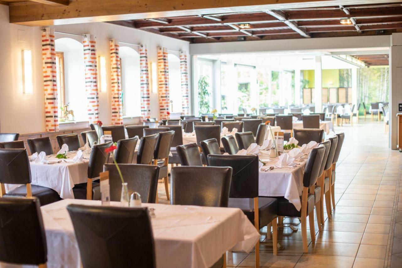 Hotel Zum Goldenen Hirschen フライシュタット エクステリア 写真